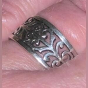 James Avery Sterling Silver Ring Size 9